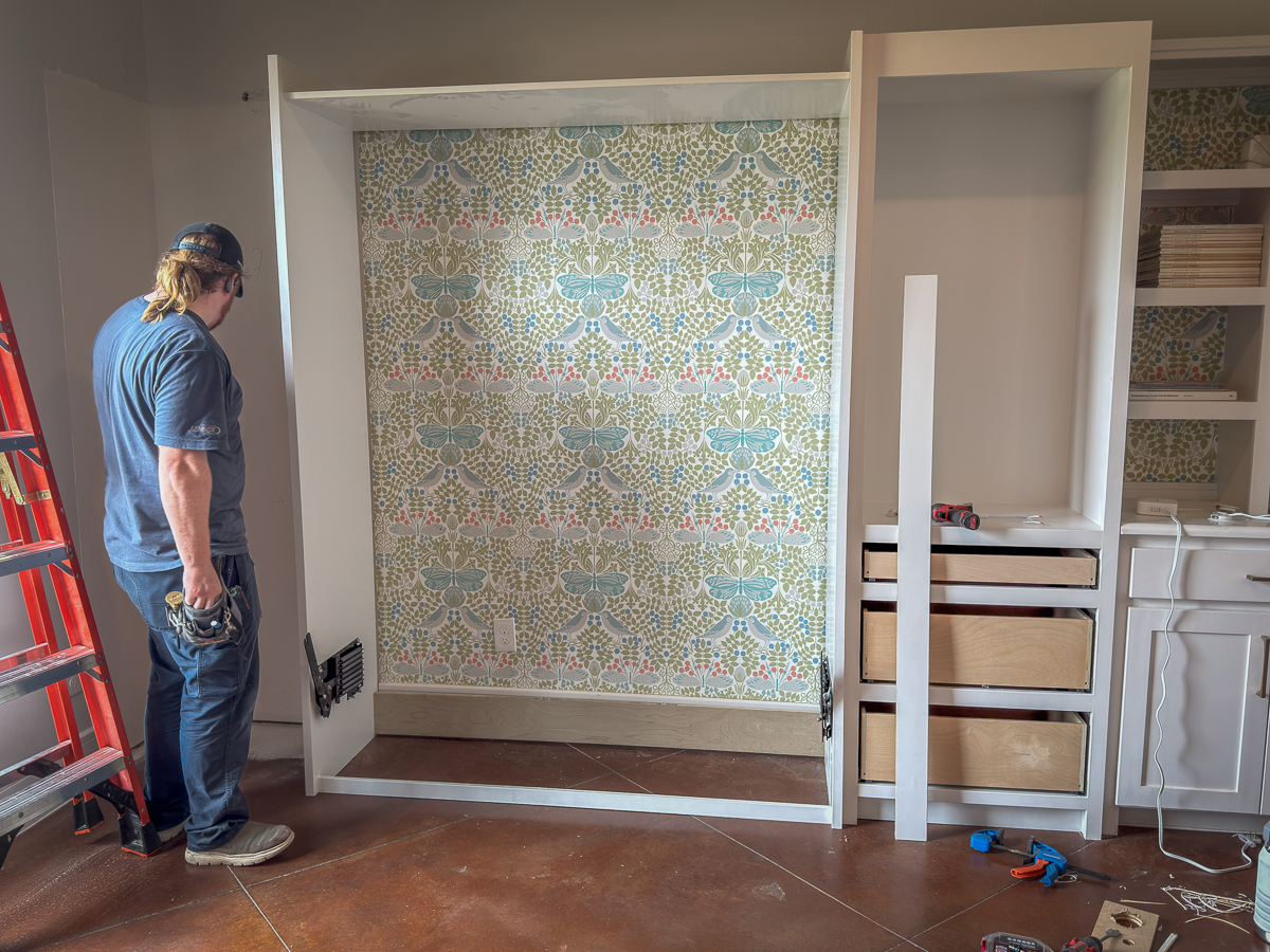 murphy bed hardware can be hard to install and very dangerous